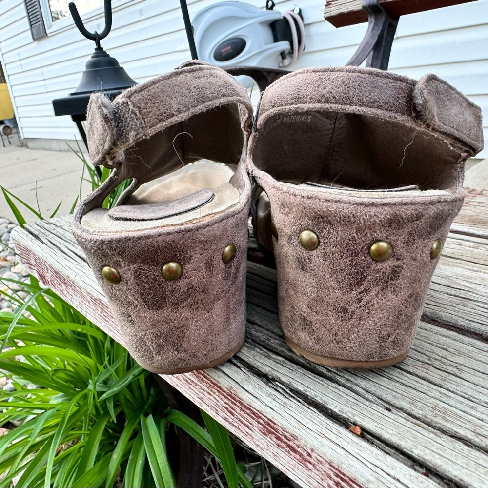 Super cute Corky’s wedge sandals! - Picture 2 of 4